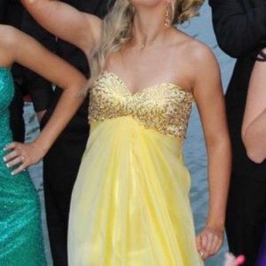 Yellow prom dress - cache